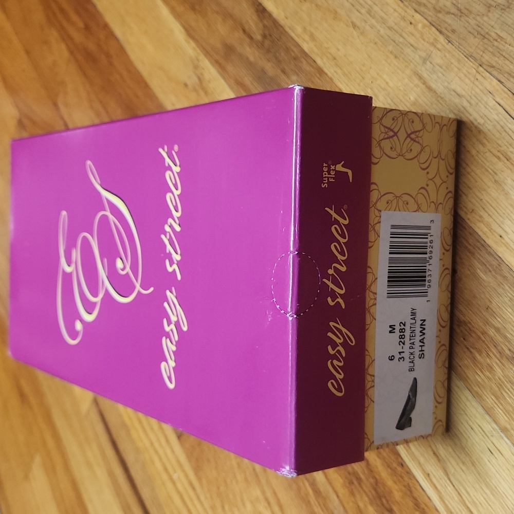 Easy Street Women's Black Flats, NWT - Picture 10 of 12